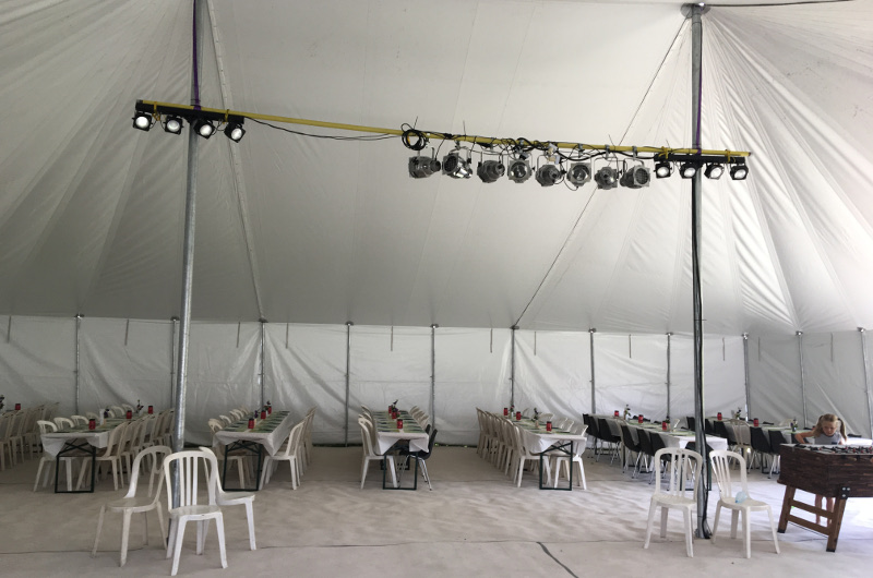 Foto huuritem 3/4e nieuwe witte spantent (15m x 15m)